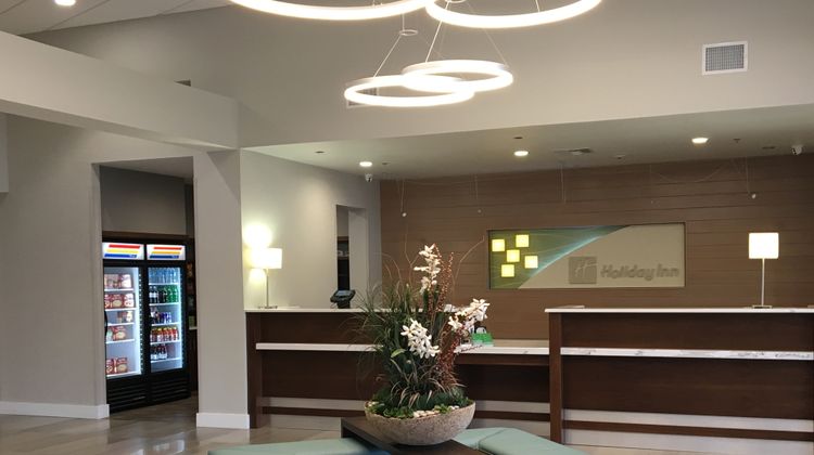 Holiday Inn Hotel & Suites Lobby
