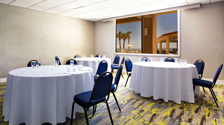 Holiday Inn Hotel & Suites Meeting