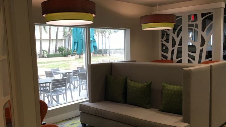 Holiday Inn Hotel & Suites Restaurant