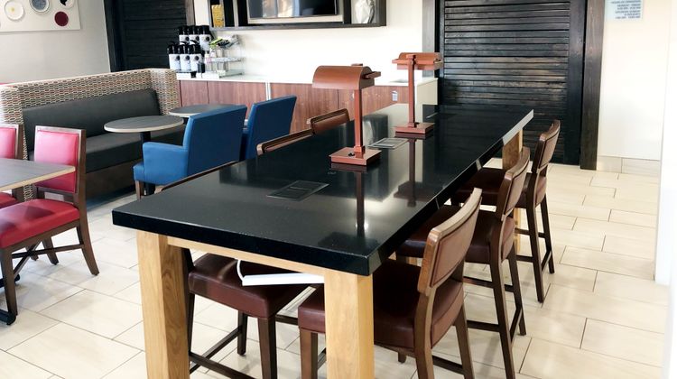 Holiday Inn Express & Suites Harrison Restaurant