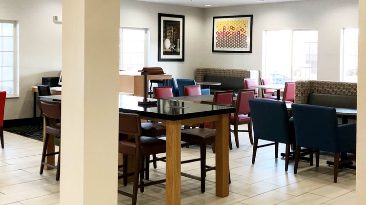Holiday Inn Express & Suites Harrison Lobby