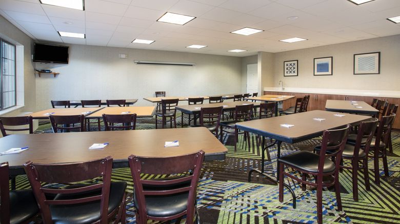 <b>Holiday Inn Express Hotel & Suites Meeting</b>. Images powered by <a href="https://www.leonardoworldwide.com/" title="Leonardo Worldwide" target="_blank">Leonardo</a>.