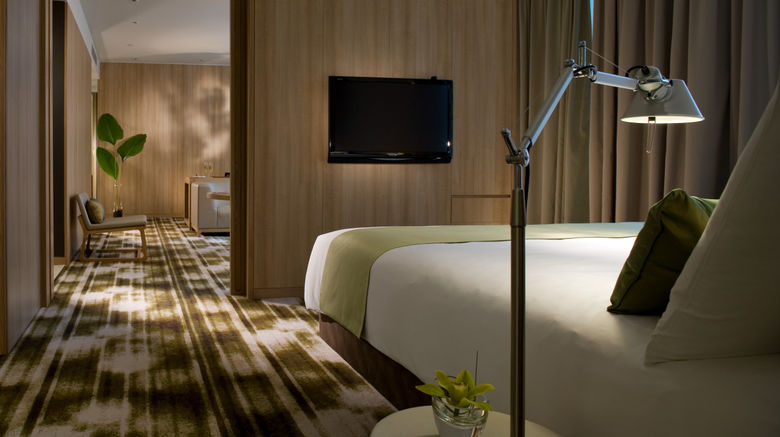 <b>Crowne Plaza Changi Airport Suite</b>. Images powered by <a href="https://www.leonardoworldwide.com/" title="Leonardo Worldwide" target="_blank">Leonardo</a>.