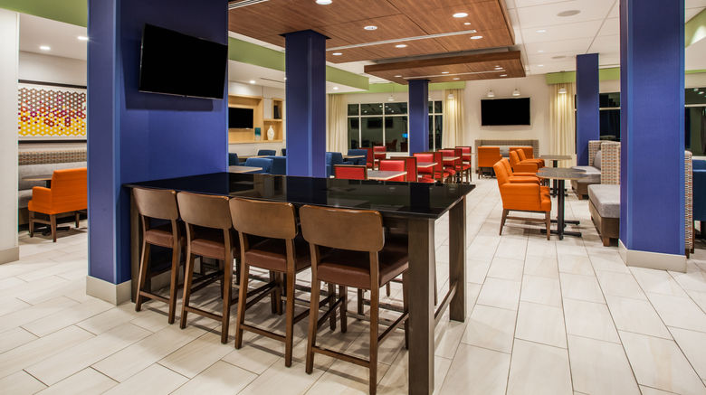 <b>Holiday Inn Express & Suites Lobby</b>. Images powered by <a href="https://www.leonardoworldwide.com/" title="Leonardo Worldwide" target="_blank">Leonardo</a>.