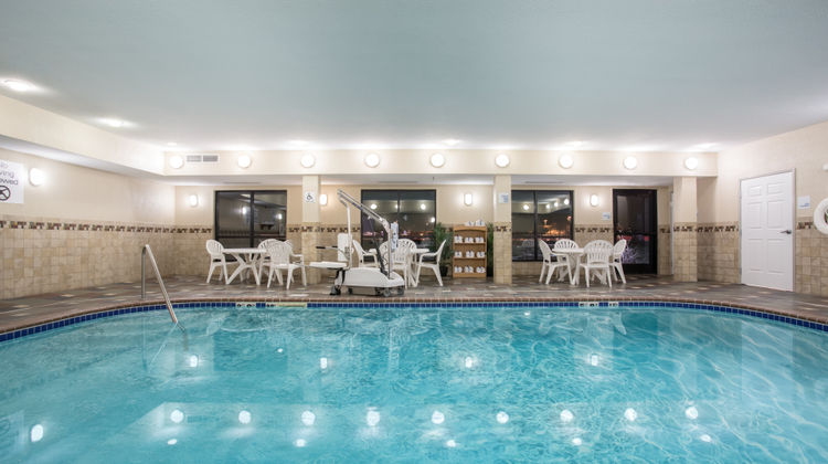 Holiday Inn Express Hotel & Suites Pool