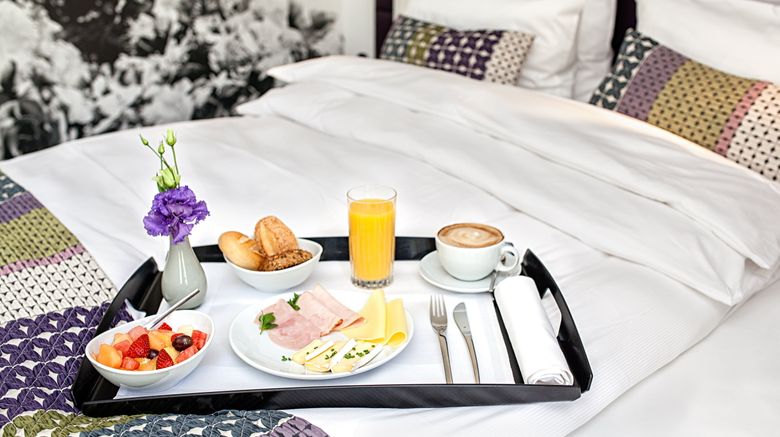 <b>Hotel Indigo Dusseldorf - Victoriaplatz Room</b>. Images powered by <a href="https://www.leonardoworldwide.com/" title="Leonardo Worldwide" target="_blank">Leonardo</a>.
