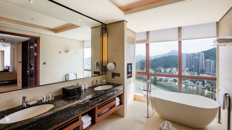 <b>Crowne Plaza Sanya City Center Room</b>. Images powered by <a href="https://www.leonardoworldwide.com/" title="Leonardo Worldwide" target="_blank">Leonardo</a>.