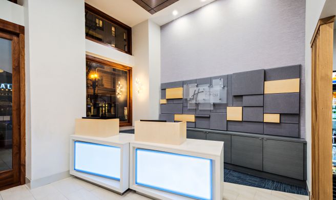 Holiday Inn Express Union Square Lobby