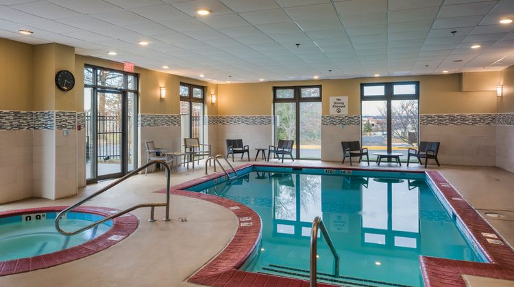 Holiday Inn Express Laurel Lakes Pool
