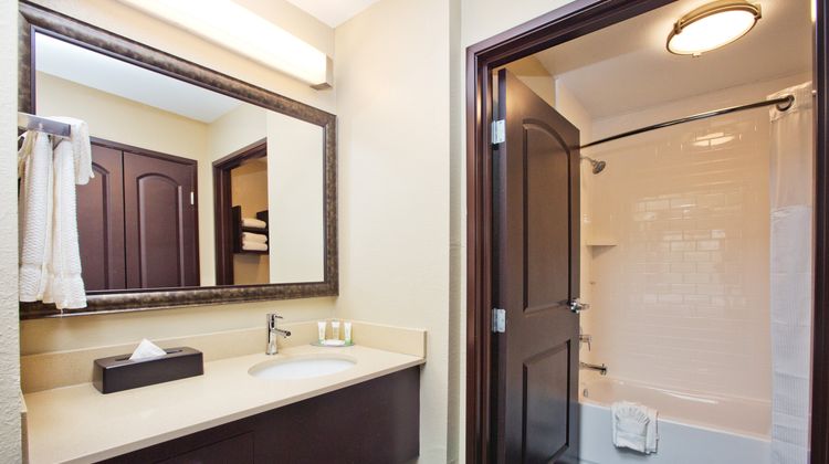 Staybridge Suites Austin South I-35 Room