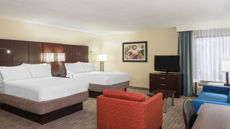 Holiday Inn Express & Suites Plantation Suite