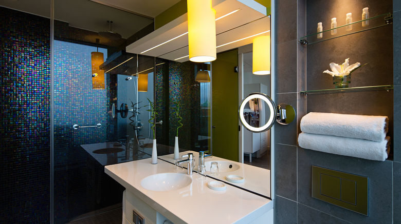 <b>Hotel Indigo Berlin Ku'damm Room</b>. Images powered by <a href="https://www.leonardoworldwide.com/" title="Leonardo Worldwide" target="_blank">Leonardo</a>.