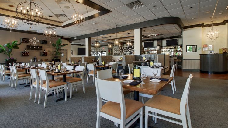 Holiday Inn Westbury Long Island Restaurant