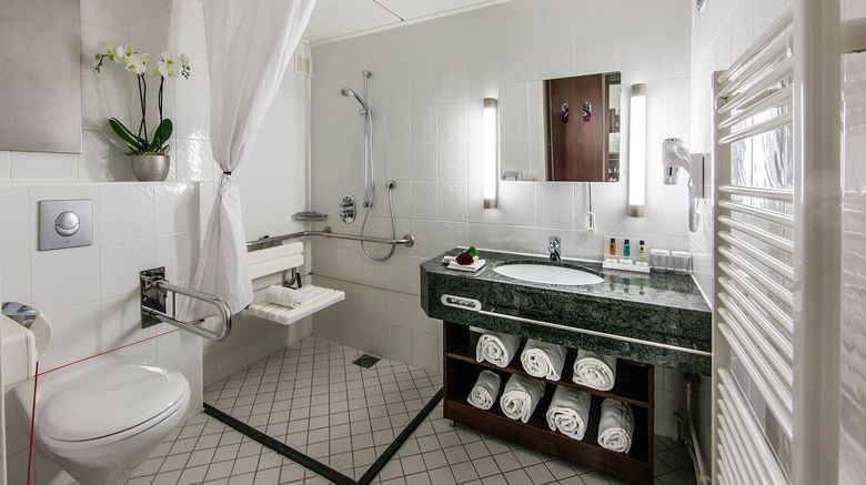 <b>Crowne Plaza Maastricht Room</b>. Images powered by <a href="https://www.leonardoworldwide.com/" title="Leonardo Worldwide" target="_blank">Leonardo</a>.