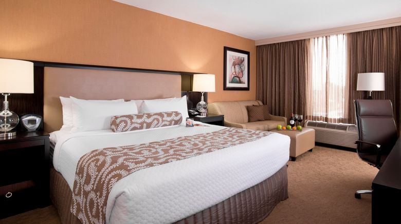 <b>Crowne Plaza Greenville Room</b>. Images powered by <a href="https://www.leonardoworldwide.com/" title="Leonardo Worldwide" target="_blank">Leonardo</a>.