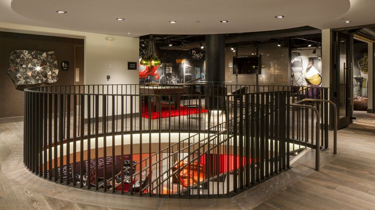 Kimpton Hotel Vintage Portland Lobby