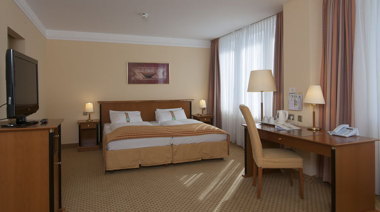 <b>Holiday Inn Munich-Unterhaching Room</b>. Images powered by <a href="https://www.leonardoworldwide.com/" title="Leonardo Worldwide" target="_blank">Leonardo</a>.