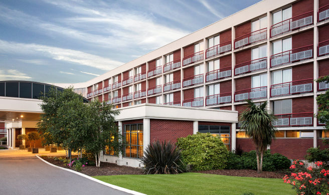 Crowne Plaza London Heathrow Exterior