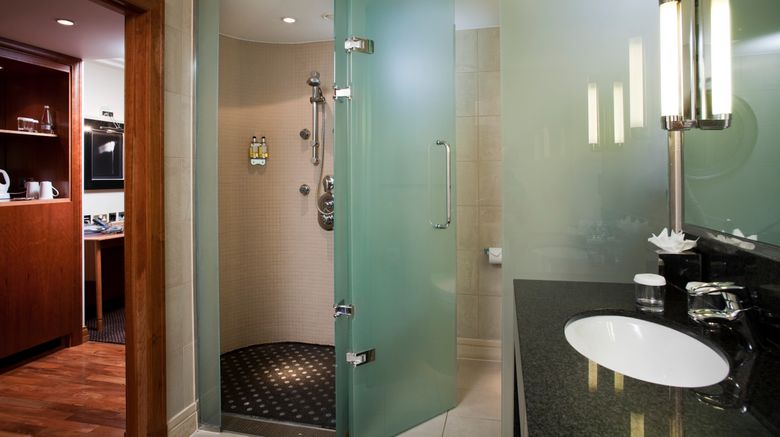 <b>Crowne Plaza London Heathrow Room</b>. Images powered by <a href="https://www.leonardoworldwide.com/" title="Leonardo Worldwide" target="_blank">Leonardo</a>.