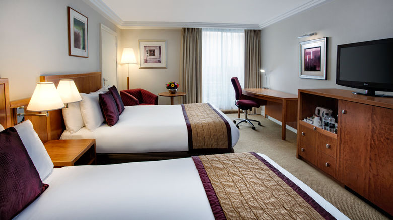 <b>Crowne Plaza London Heathrow Suite</b>. Images powered by <a href="https://www.leonardoworldwide.com/" title="Leonardo Worldwide" target="_blank">Leonardo</a>.