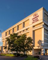 Crowne Plaza Suites Pittsburgh South