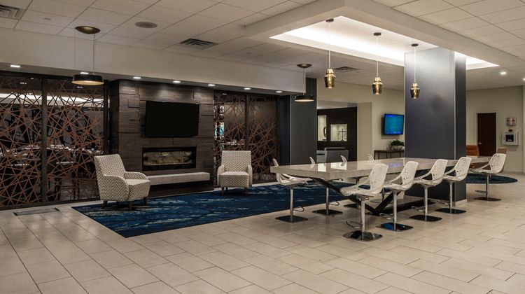 Crowne Plaza Suites Pittsburgh South Lobby