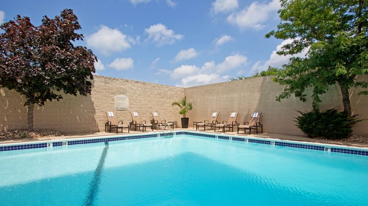 Crowne Plaza Suites Pittsburgh South Pool