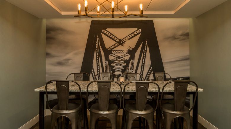 <b>Crowne Plaza Suites Pittsburgh South Restaurant</b>. Images powered by <a href="https://www.leonardoworldwide.com/" title="Leonardo Worldwide" target="_blank">Leonardo</a>.