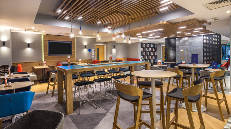 Holiday Inn Express Watford Junction Restaurant