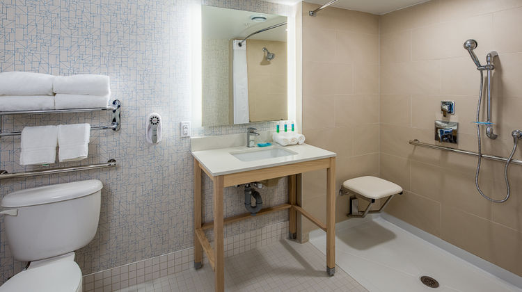 Holiday Inn Express/Suites Halifax Room