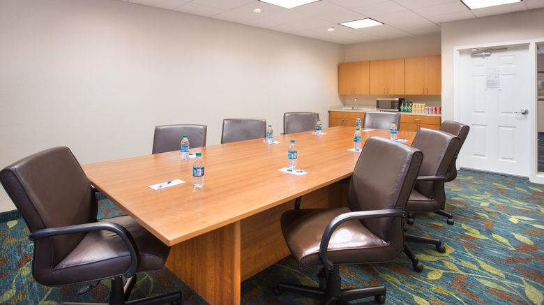 <b>Candlewood Suites Meeting</b>. Images powered by <a href="https://www.leonardoworldwide.com/" title="Leonardo Worldwide" target="_blank">Leonardo</a>.