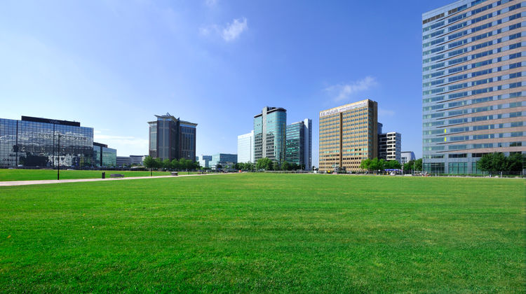 Holiday Inn Express Arena Towers Exterior