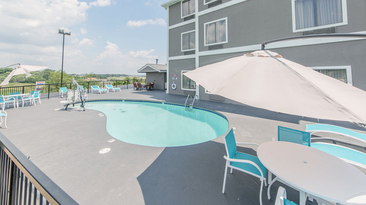 Holiday Inn Express Pool