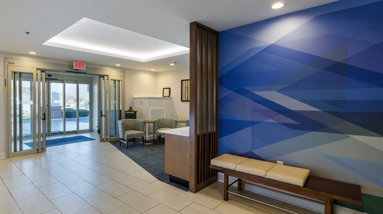 Holiday Inn Express Lexington Lobby
