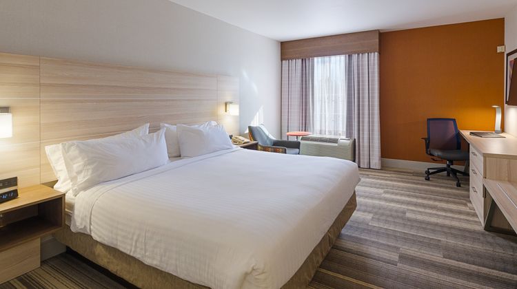 Holiday Inn Express Lexington Room