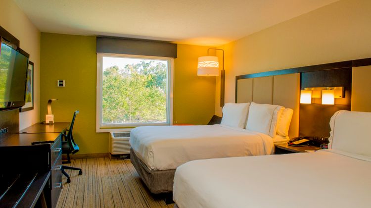 Holiday Inn Express Hotel & Suites Room