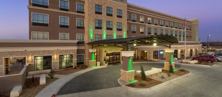 Holiday Inn San Marcos Exterior