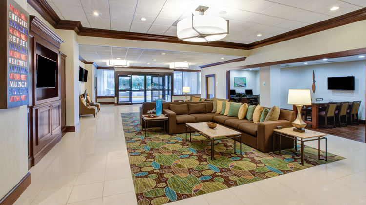 Holiday Inn National Airport Lobby