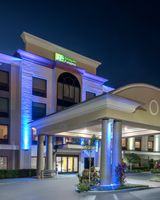 Holiday Inn Express Hotel & Suites
