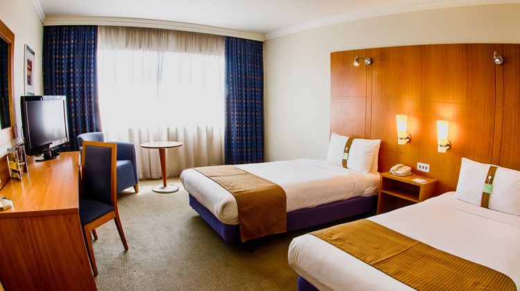 Holiday Inn London Heathrow Room