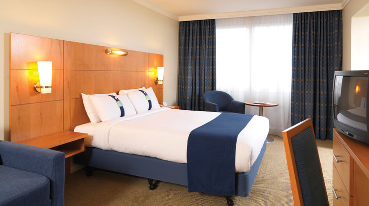 Holiday Inn London Heathrow Room