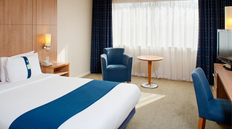 Holiday Inn London Heathrow Room