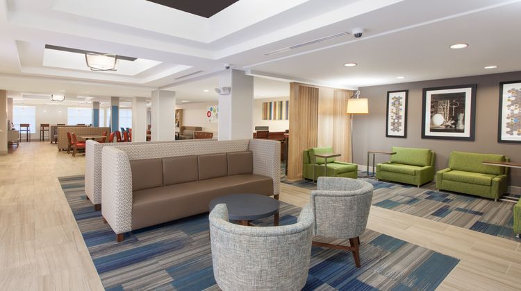 Holiday Inn Express & Suites Lake Zurich Lobby