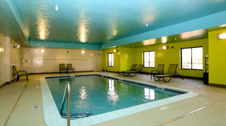 Holiday Inn Express Suites Marion Pool