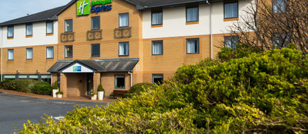 Holiday Inn Express Swansea-East Exterior