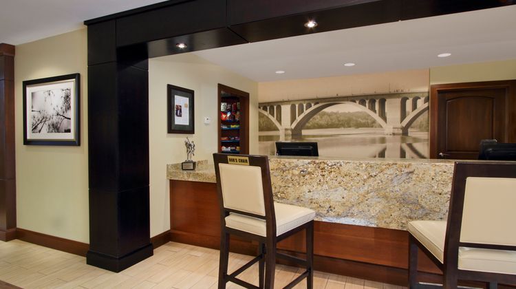 Staybridge Suites Tysons-McLean Lobby