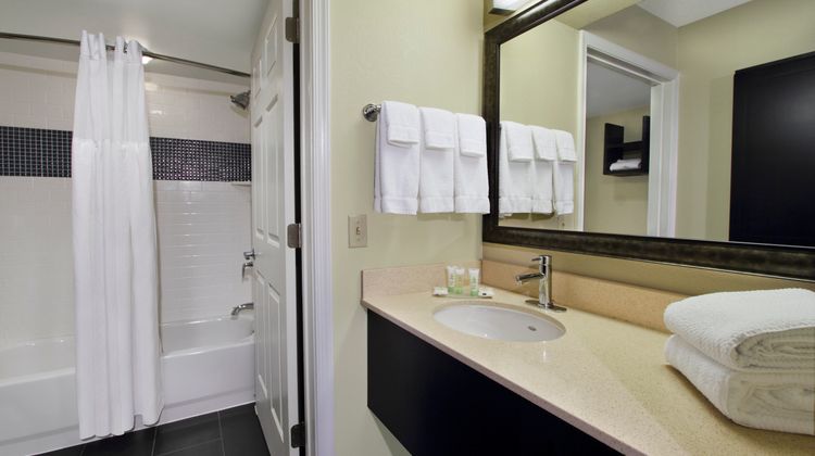 Staybridge Suites Tysons-McLean Room