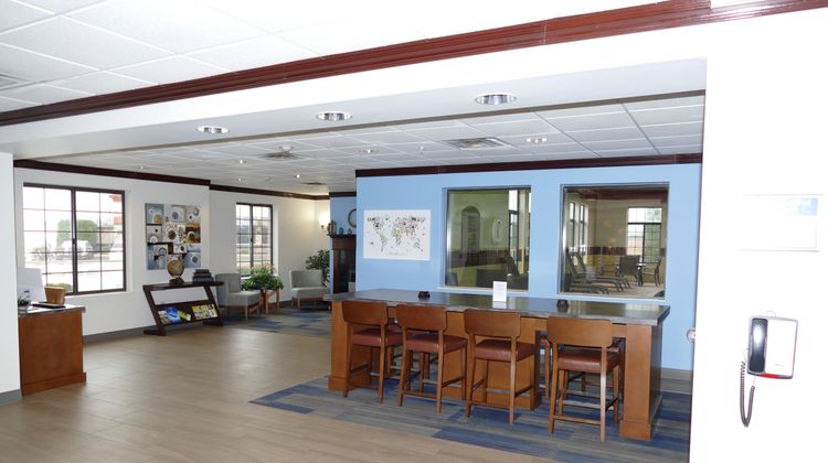 Holiday Inn Express Lobby