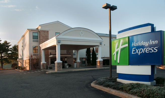 Holiday Inn Express Exterior