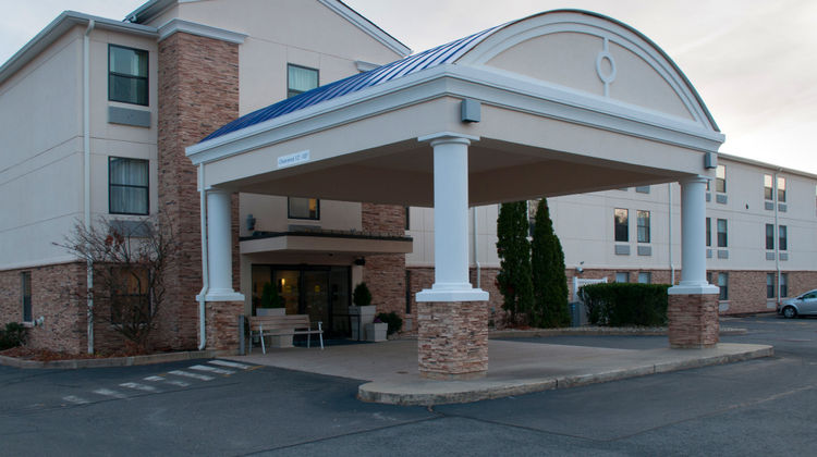 Holiday Inn Express Exterior